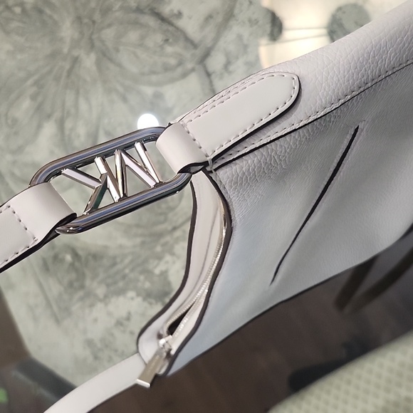 Michael KORS Kensington Large Pebbled Leather Hobo Shoulder Bag WHITE - Picture 7 of 14